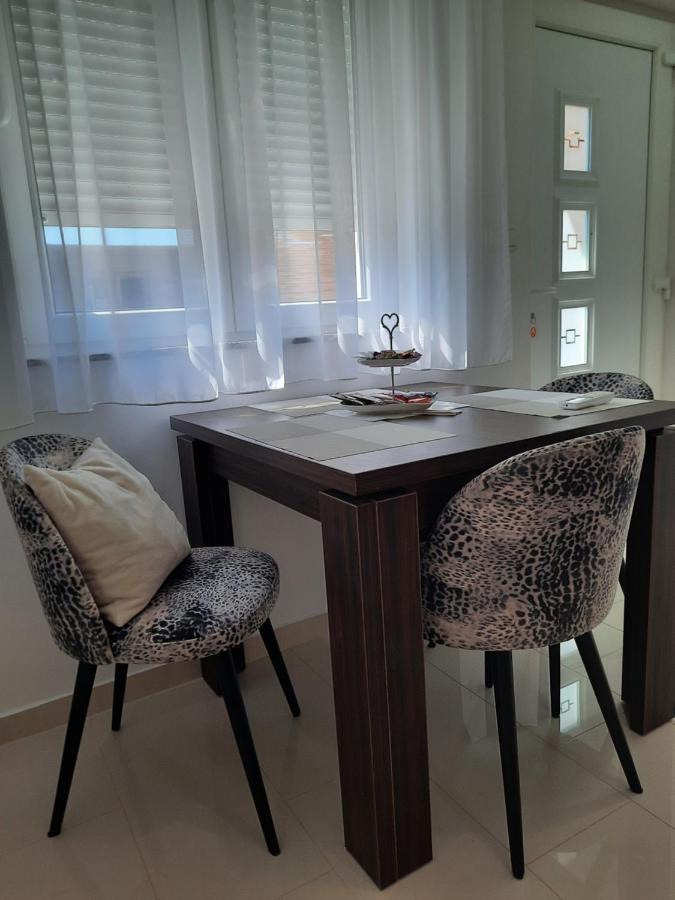 Apartmani Perla Neum Esterno foto